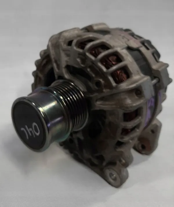 VW Audi Skoda Seat Vaihtovirtageneraattori 04C903023L image 3