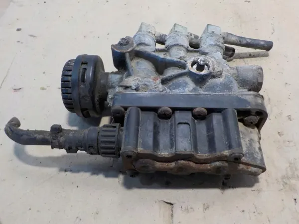 Válvula de mola de ar ECAS DAF OEM 4728800300 - Usado image 3