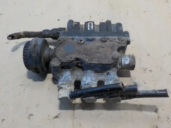 Válvula de mola de ar ECAS DAF OEM 4728800300 - Usado image 4