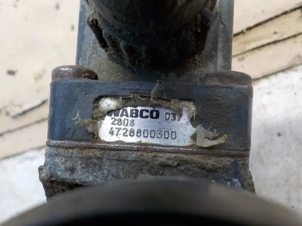Válvula de mola de ar ECAS DAF OEM 4728800300 - Usado image 5