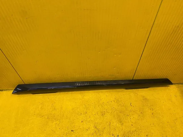 Skoda Fabia III HB Right Side Trim Monte Carlo 6V0853856 image 3