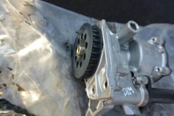 Öljypumppu OEM 04L145208T VW 2.0 TDI:lle image 3