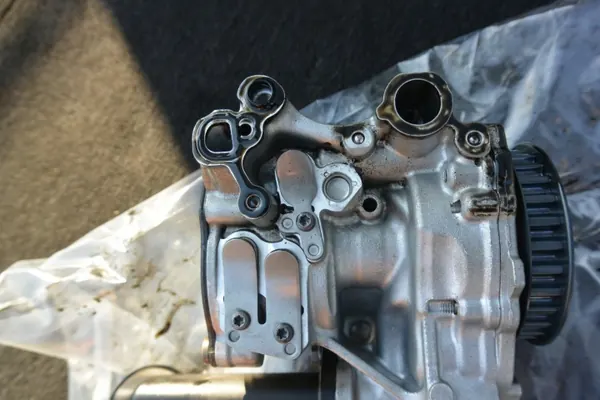 Öljypumppu OEM 04L145208T VW 2.0 TDI:lle image 6