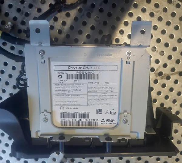 OEM 05091216AC DVD-asema Jeep Grand Cherokee WK2:lle image 7