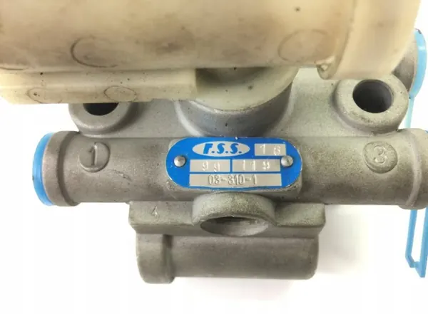 Volvo ilma- jousitasosäädin OEM 0500005018 image 4