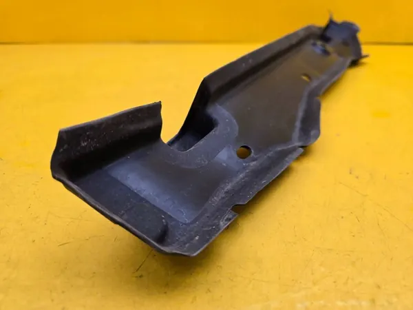 Lynk & Co 01 Oikea lokasuojus OEM 8888706400 image 4