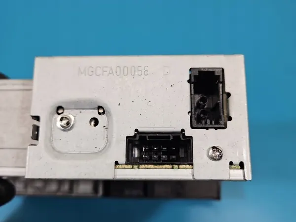 Trocador CD Audi OEM 8T1035110C - Estado Usado image 8