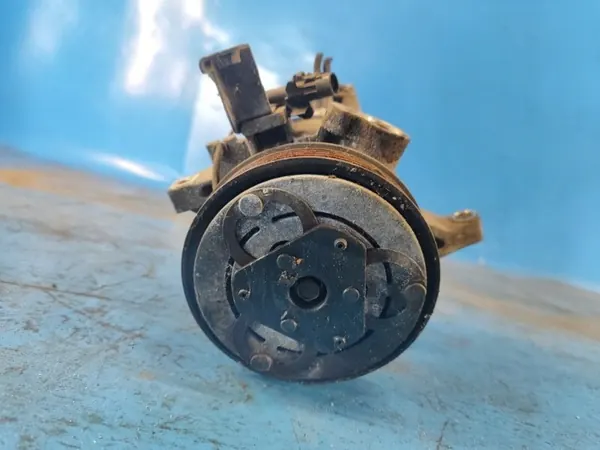 Compressore aria condizionata Subaru OE 73111FJ000 image 2