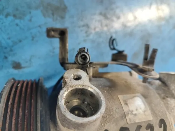 Compressore aria condizionata Subaru OE 73111FJ000 image 7