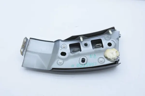 OEM 7C0821110 Lokasuojan kiinnitys oikea etu image 3