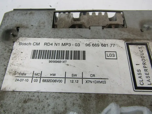Radio OEM 9666968177 para Peugeot Citroen - Usado image 4
