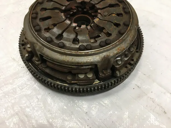 Volante de Dupla Massa Audi VW 06F105266E image 2