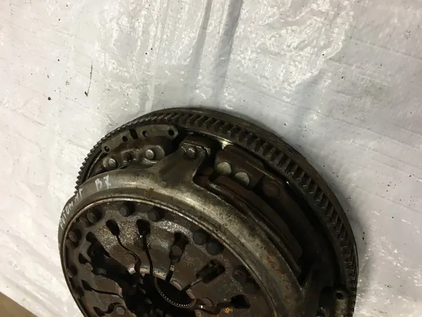 Volante de Dupla Massa Audi VW 06F105266E image 3