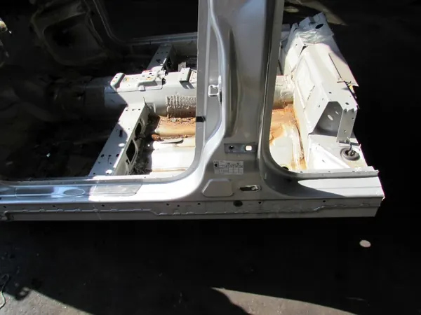 Vasen Keskipilari Ford C-MAX II 10-14 OEM Osa image 3