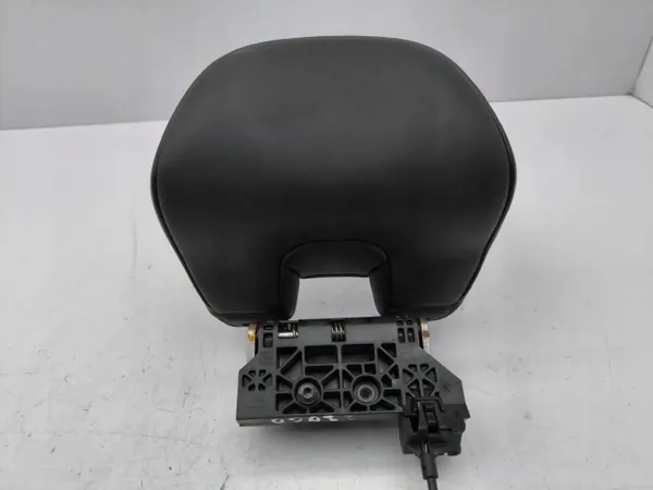 Volvo V40 2013 Baksätes huvudstöd höger OEM H2152099 image 5