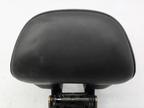 Volvo V40 2013 Baksätes huvudstöd höger OEM H2152099 image 6
