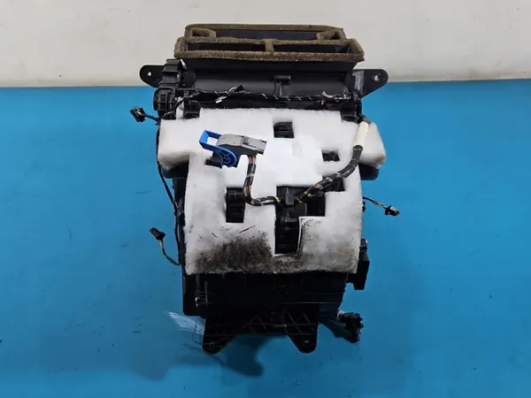 Lämmitysyksikkö OEM P68139418AF Jeep Cherokee image 4