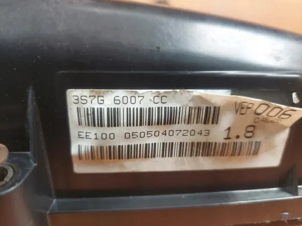 Tampa de Válvulas Ford Mondeo III MK3 1.8 16V 00-07 image 4