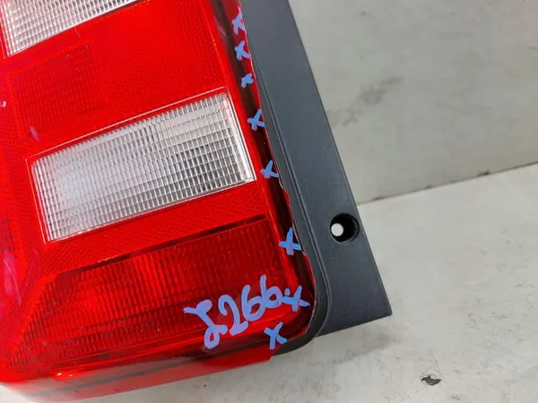 Luz trasera izquierda Volkswagen Transporter Caravelle T6 OEM 7e0945095q image 4