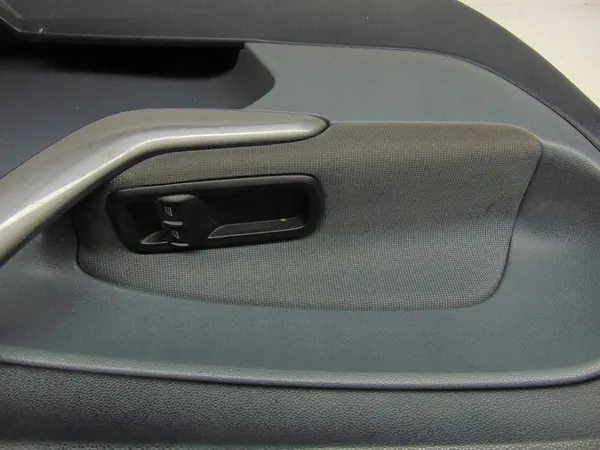 Linker voorportierpaneel Ford Fiesta VII MK7 2008 5D image 4