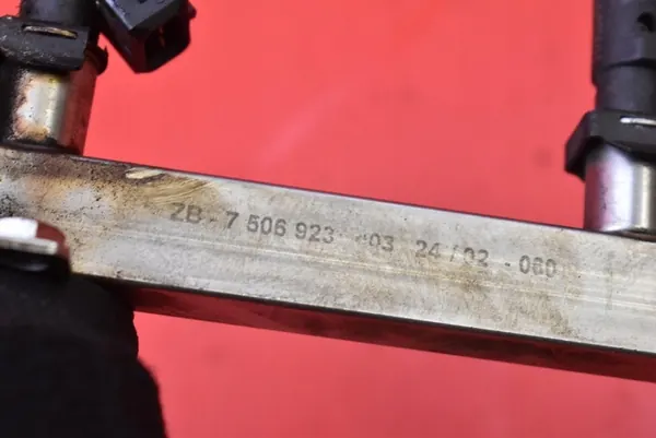 Brandstofrail Injectoren BMW E65 3.6 V8 272 PK 2001-2005 image 7