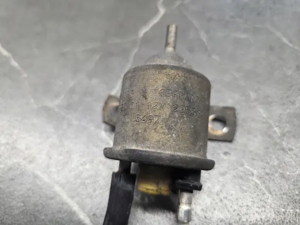 Électrovanne de pression d'air OEM 7.12923.01 Mercedes W123 image 3