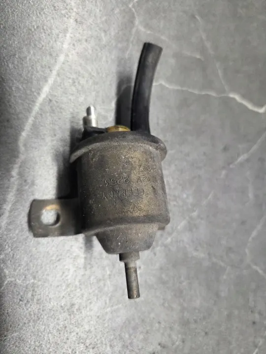 Électrovanne de pression d'air OEM 7.12923.01 Mercedes W123 image 4