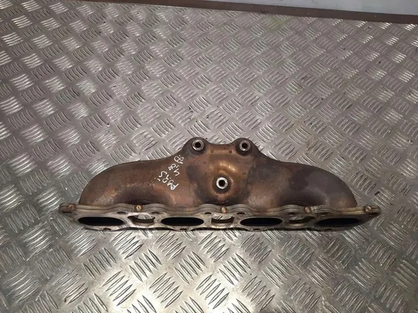 Collecteur d'échappement PORSCHE CAYENNE 4.8L essence OEM 94811112951 image 1