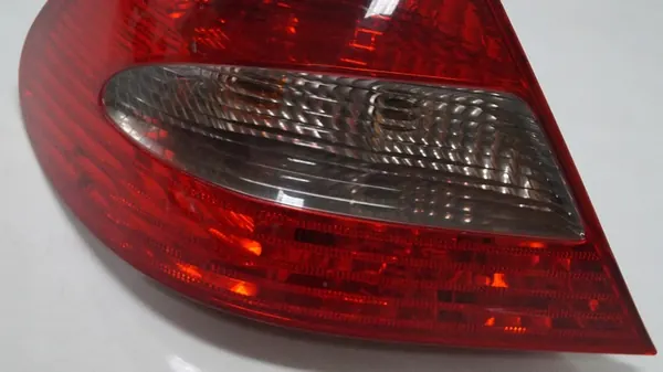 MERCEDES LAMPA TYLNA CLK W209 LINKS A2098201564 image 3