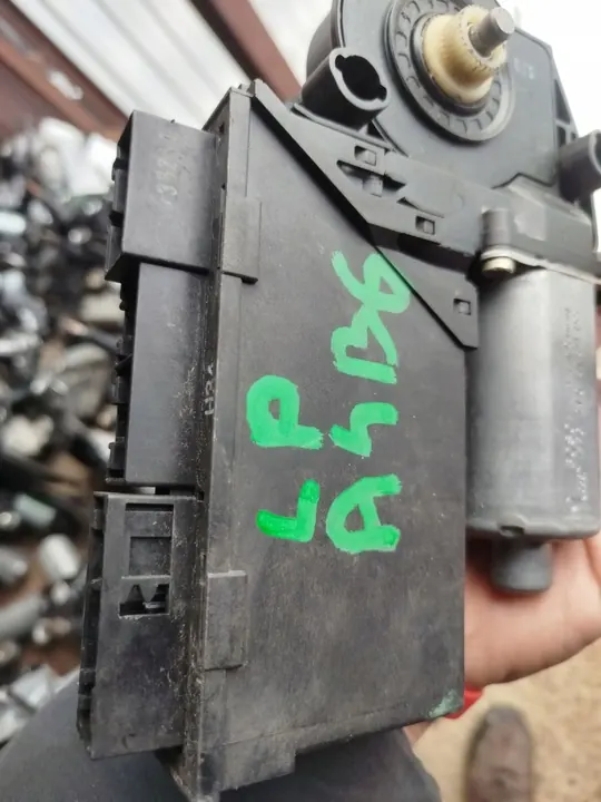 Vasen etuikkunan moottori Audi A4 B6 8E1959801B image 3