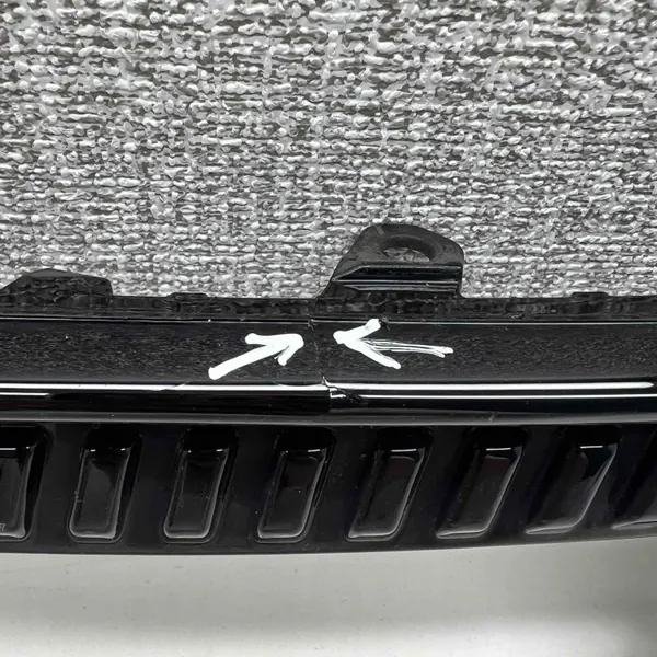 Volvo XC60 II Bumperstrip Achterzijde OEM 32296913 32296912 image 6