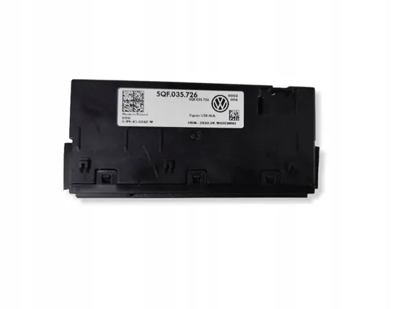 USB-pistorasia OEM 5QF035726 VW Tiguan II:lle image 4