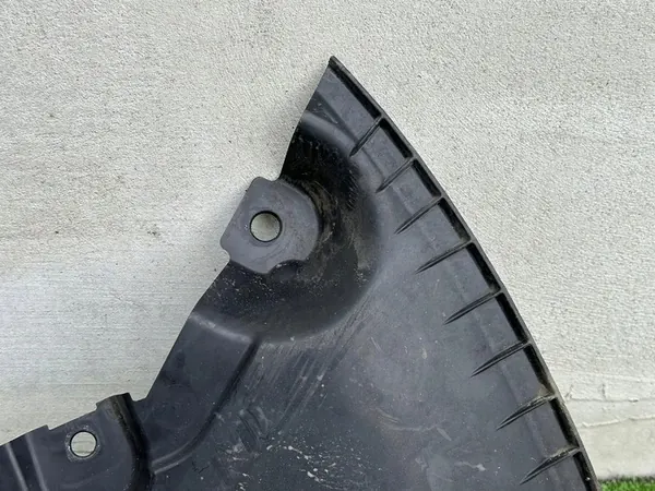 Fram vänster hjulhus täckning Mercedes W206 A2065202300 image 2