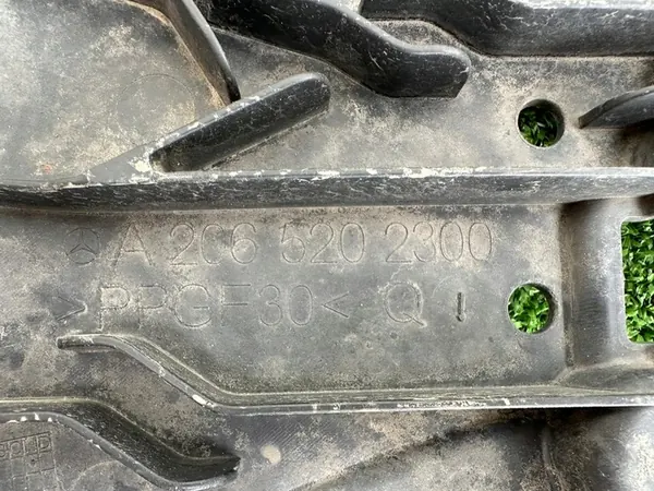 Fram vänster hjulhus täckning Mercedes W206 A2065202300 image 5