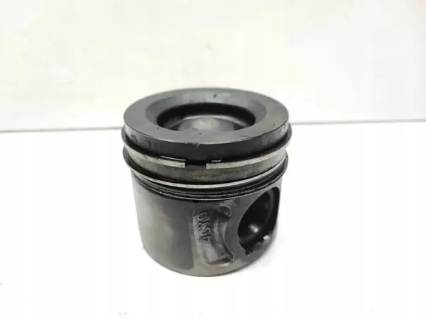 Pistón Kia OE usado OEM 4CY0 para Sportage 2.0L Diésel image 2