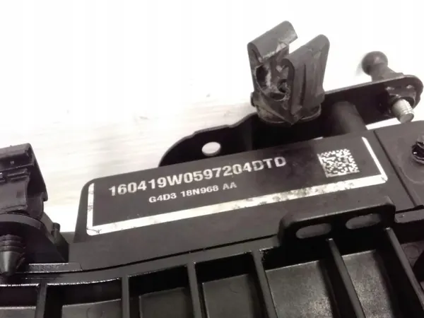 Colector de admisión Jaguar XE OEM G4D39424AC 2.0L Diésel image 7