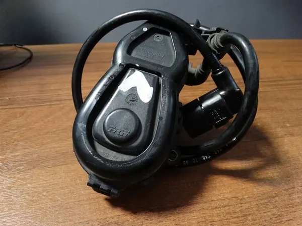 Vasen käsijarrumoottori Mercedes W117 image 2