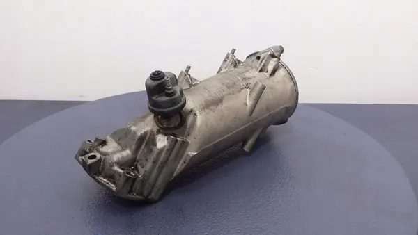 MERCEDES W124 2.5D Olje Filterhus 6011840602 image 2