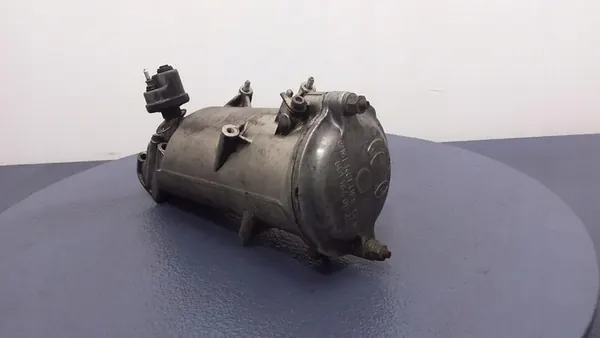 MERCEDES W124 2.5D Olje Filterhus 6011840602 image 3