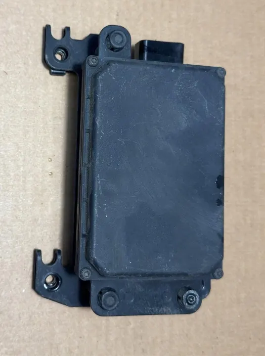 Radar Distronic Volvo OEM 31313621 - Usado image 3