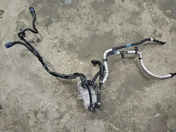 Arrefecedor de óleo OEM GJ32-9N103-AA para Range Rover Evoque image 2