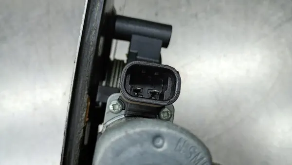 Elevador de vidro dianteiro esquerdo Fiat Grande Punto 1.4B image 4