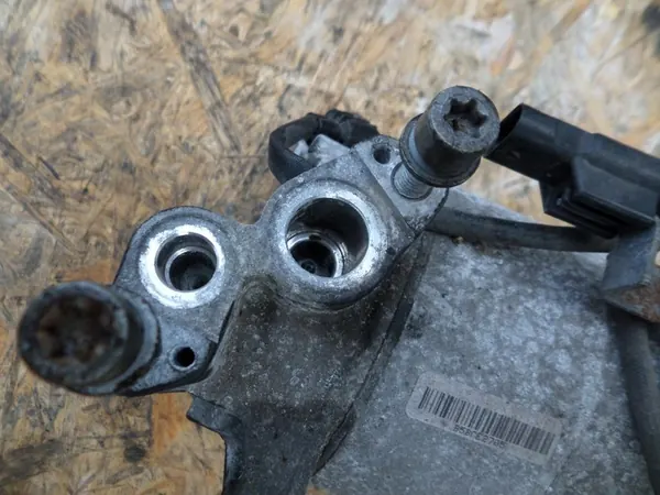 Ilmastointikompressori BMW X1 X3 F30 F31 2.0d image 2