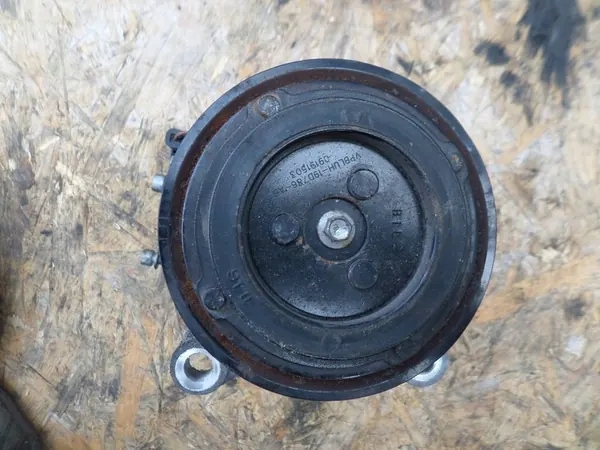 Ilmastointikompressori BMW X1 X3 F30 F31 2.0d image 7