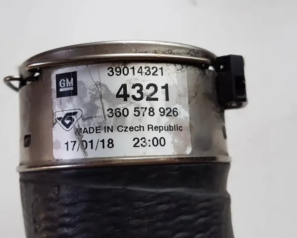 Opel Astra K 2018 Intercooler Schlauch image 2