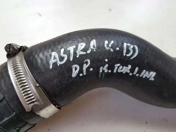 Opel Astra K 2018 Intercooler Schlauch image 4