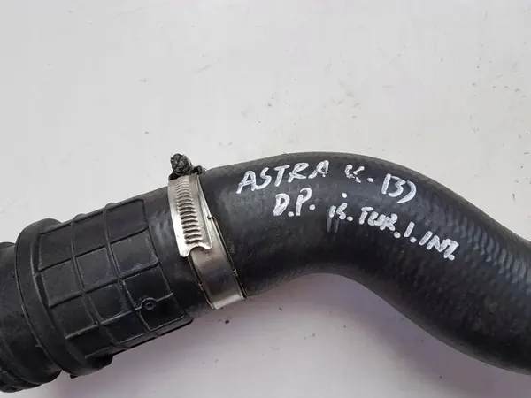 Opel Astra K 2018 Intercooler Schlauch image 5