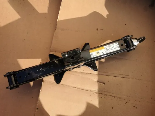 Mitsubishi ASX Wielmoersleutel Set OEM - Compleet Set image 3