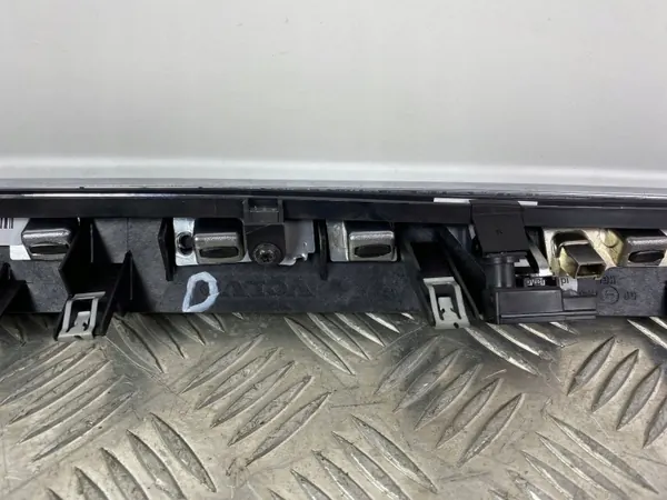 Volvo XC90 Aschenbecherrahmen OEM 31366423 - Gebraucht image 7