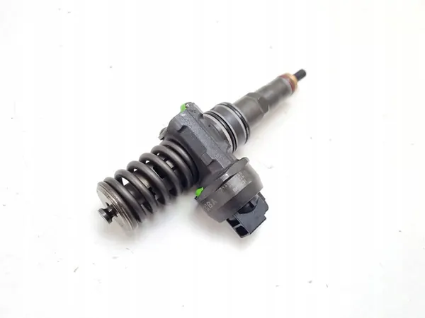 Iniettore carburante VW Golf V PASSAT B6 2.0 TDI 038130073G image 4